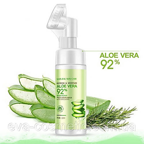 Пенка для умывания с Алоэ Вера для умывания с щеточкой BIOAQUA Aloe Vera Refresh and Moisture 120мл. - фото 1 - id-p1374722302