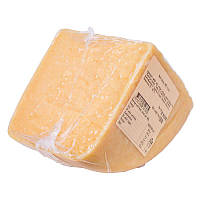 Сир твердий Хард Чіз Leone Hard Cheese 40% 36 міс 500 г