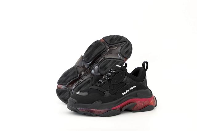 Жіночі кросівки Balenciaga Triple S Clear Black Red Sole фото