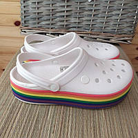 Женские белые кроксы на платформе, яркие летние сабо Crocs Platform Rainbow оригинал