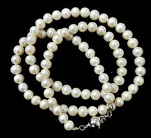 Намисто з натуральних річкових перлів. Колір білий. Діаметр: 6,5 (+-) мм. Довжина: 54 см.
