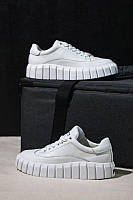 Кросівки жіночі білі з натуральної шкіри на високій підошві повсякденні