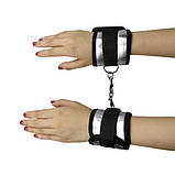 Кайдани для фіксації рук чорні з липучками і зажимами для БДСМ Lovetoy IXI42031 Кайф, фото 3