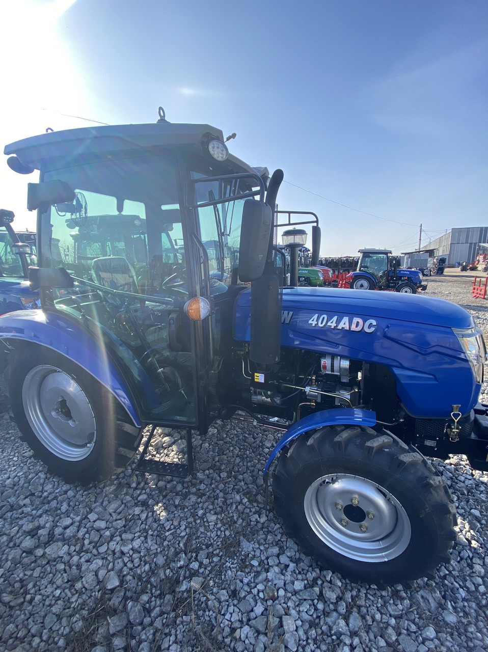 Трактор DW 404ADC (кабіна, 4х4), фото 1