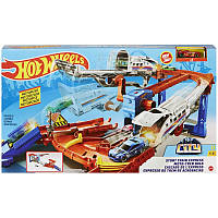 Ігровий набір "Перегони на залізницею" Hot Wheels Оригінал трек Stunt train express Play set GRW38