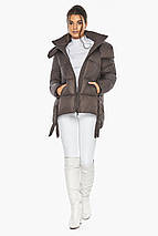 Оригінальна куртка жіноча колір капучіно модель 43070 40 (3XS) 42 (XXS), фото 3