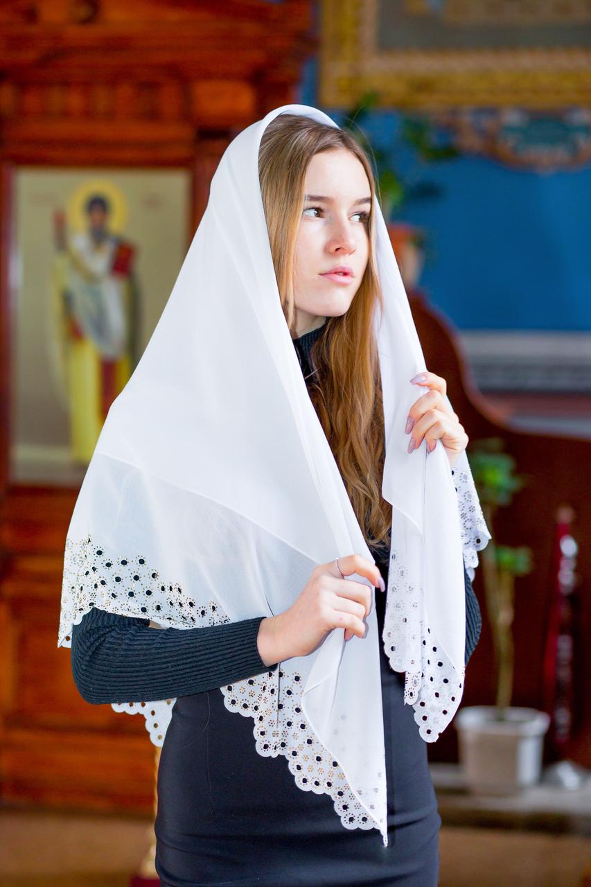 Шифоновий хустку жіночий на голову для церкви красивий зі стразами "Айва" білого кольору