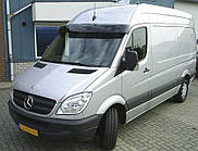 Козирок лобового скла Mercedes Sprinter 2006-2018 / Volkswagen Crafter 2006-2018. На кріпленнях