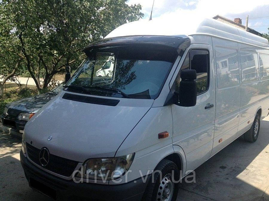 Козирок лобового скла Mercedes Sprinter 1996-2006 / Volkswagen LT35 1996-2006 На кріпленнях