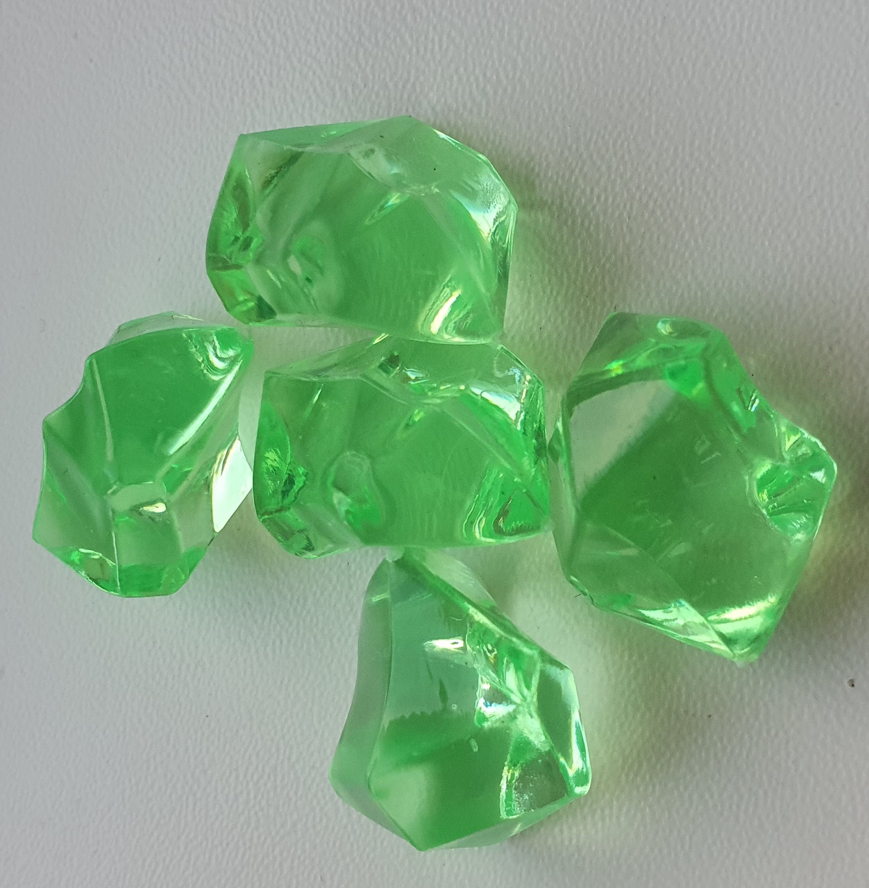 Штучний лід салатовий . Розмір 19-24мм/ 8шт ≈ 20грамм, фото 1