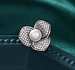 Брошка біла квітка ювелірна біжутерія з цирконами, пін квітка, фото 7