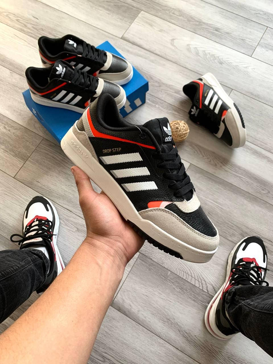 

Мужские кроссовки Adidas Drop Step черные с бежевыми вставками 43, Черно-белый