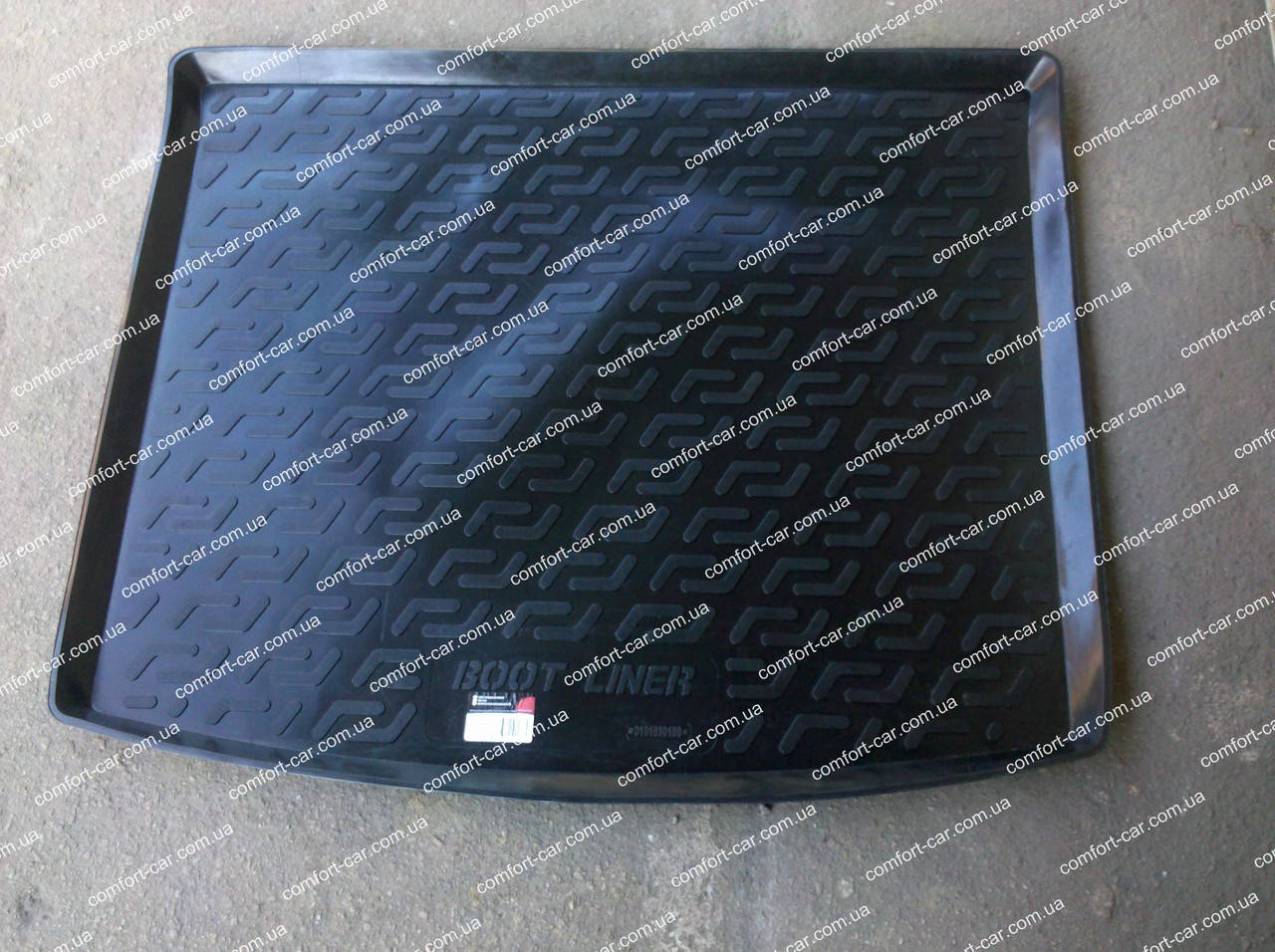 

Коврик в багажник на Volkswagen Caddy (04-), Черный