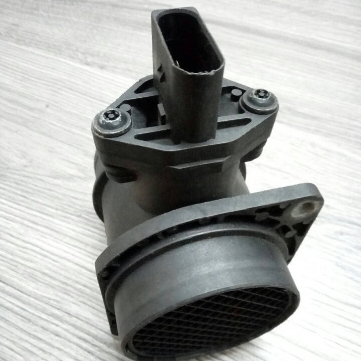 

Расходомер Skoda Fabia Octavia VW Bora Golf Sharan Audi Q7 Seat Ibiza Toledo 0280218060 06A906461G