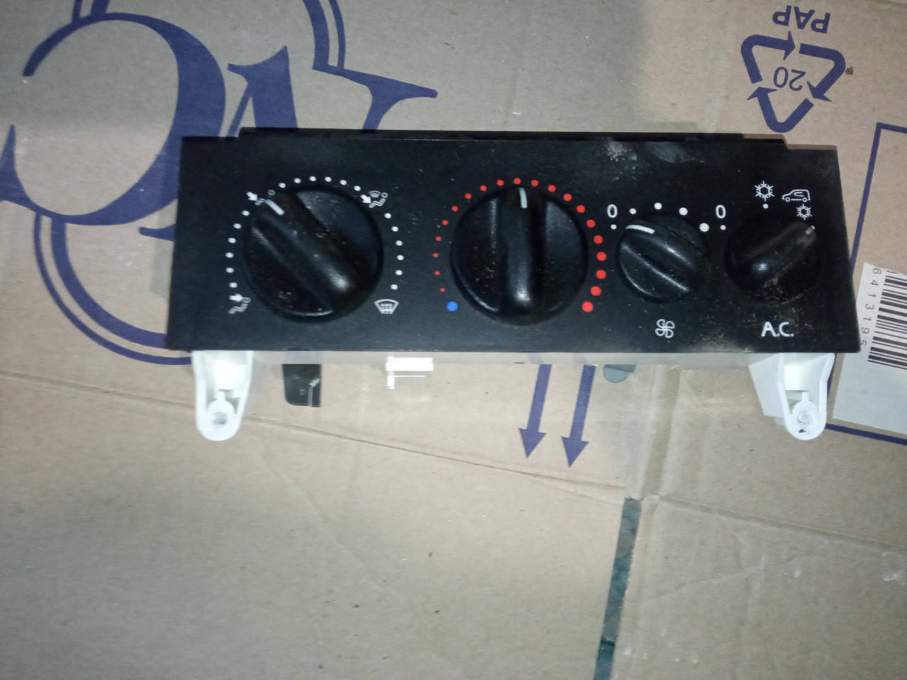 

Блок управления печкой renault kangoo 1 1998-2008