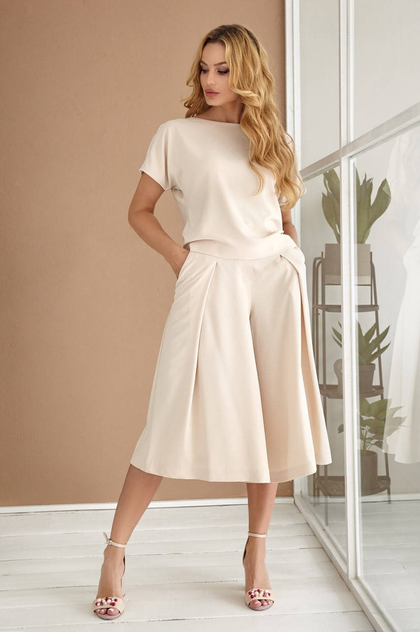 

Костюм женский с кюлотами нарядный пудровый Алеканто Modna KAZKA MKSN2144/2145-03 46