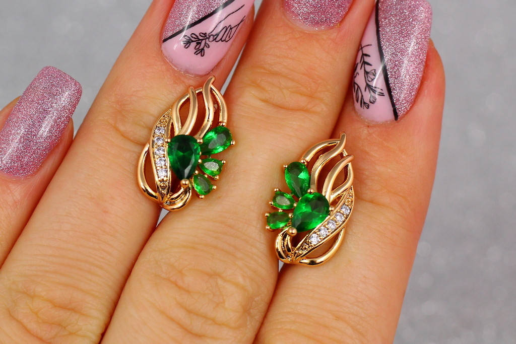 

Серьги Xuping Jewelry фантазия с зелеными камнями 1.7 см золотистые