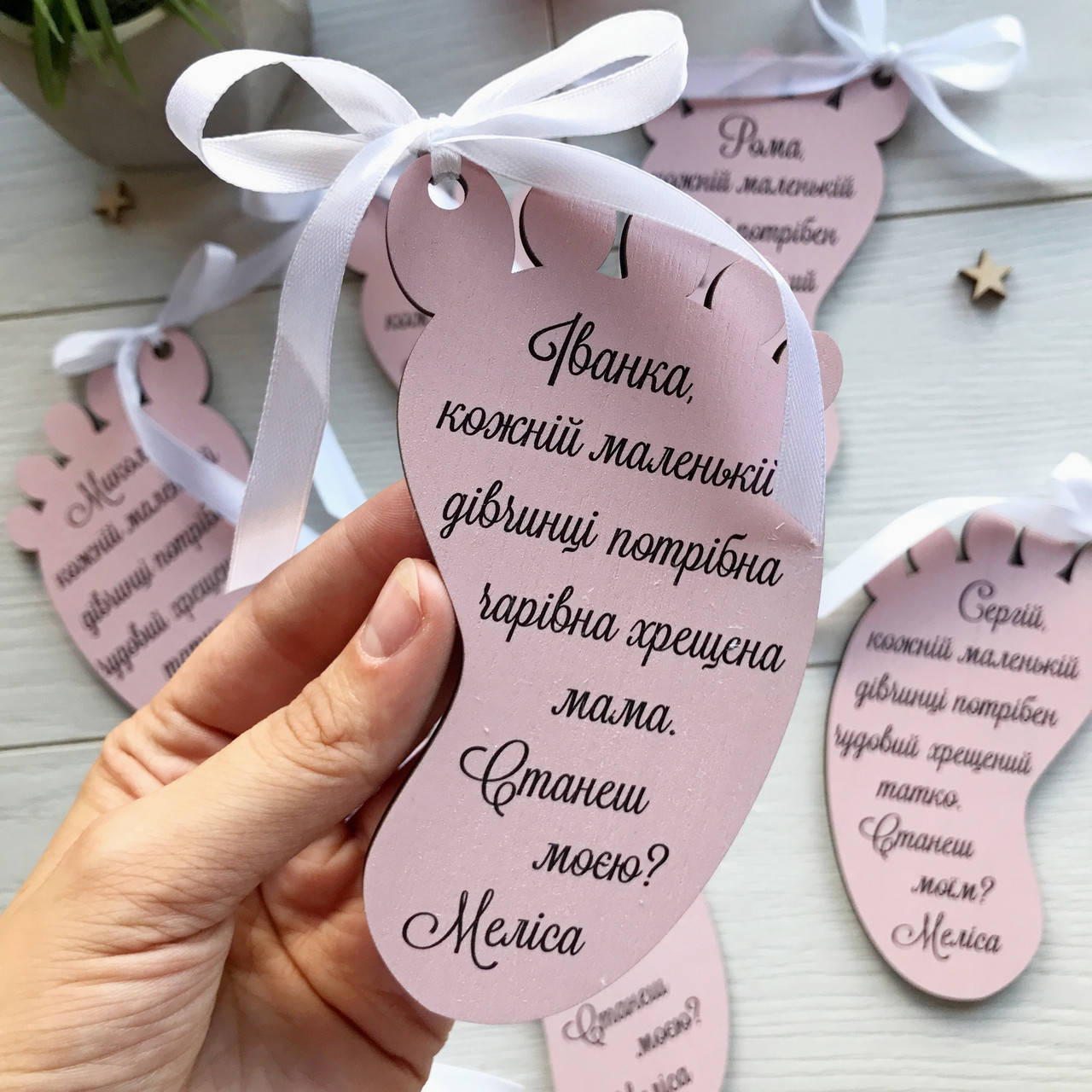 

Оригинальные пригласительные на крестины из дерева