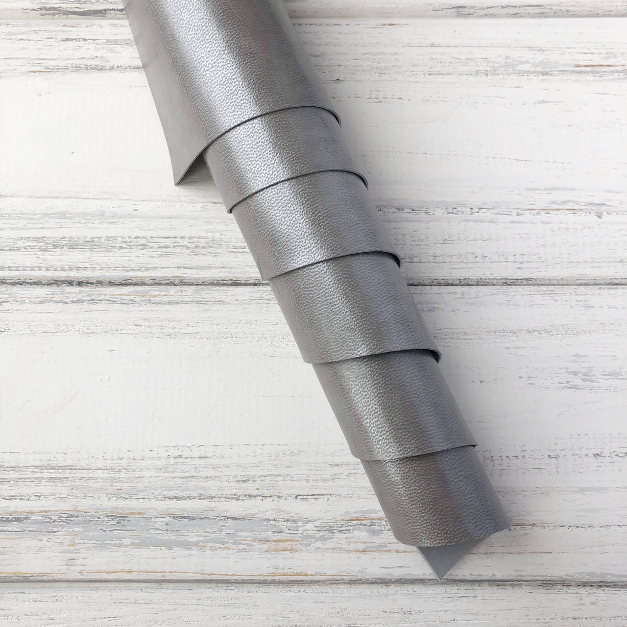 

Шкірзамінник палітурний - металік - срібло VH111 - виробник Італія - 25х35 см