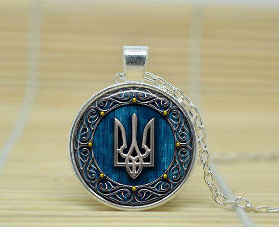 

Подвеска с тризубом и цепочкой