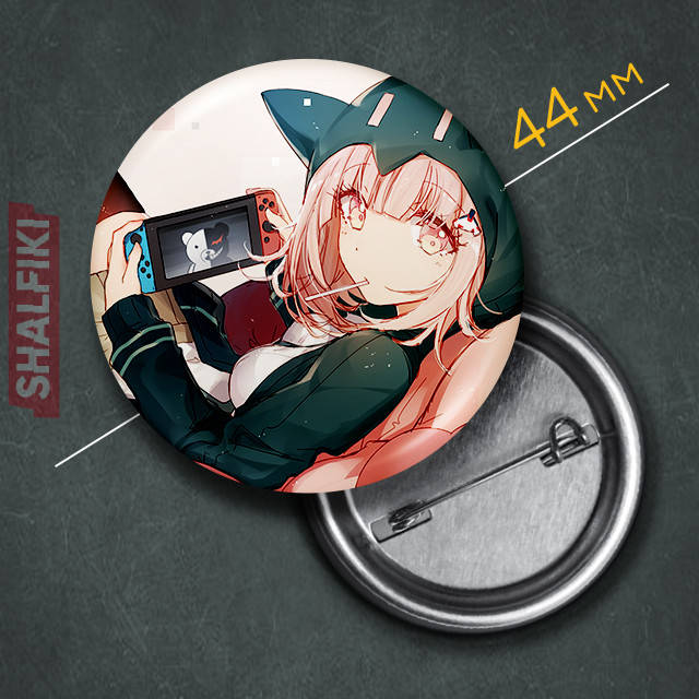 

"Девушка играет в Данганромпа / Danganronpa" значок круглый на булавке Ø44 мм