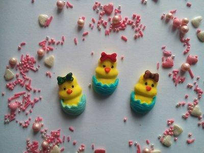 

Сахарные цыплята для украшения кондитерских изделий