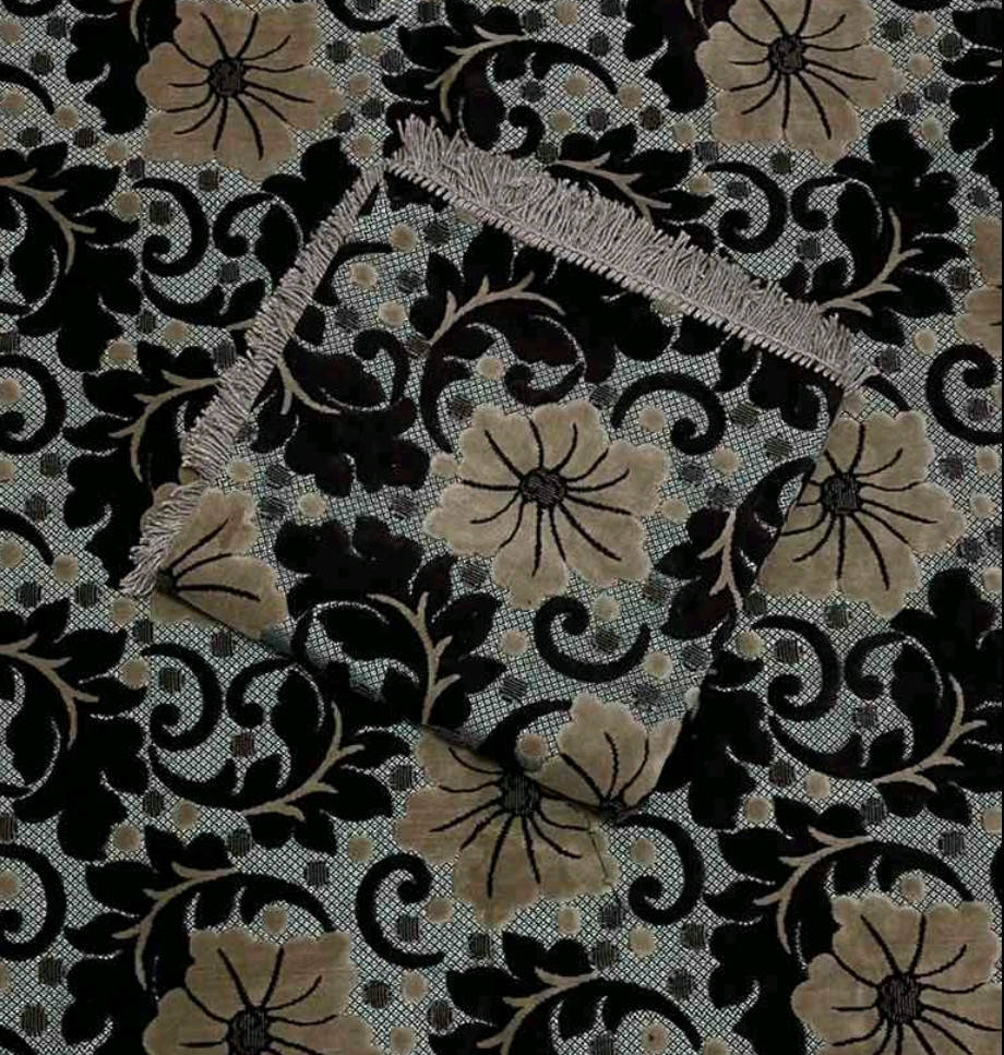 

Покрывало на диван и два кресла ( дивандек) размер покрывала 160 на 220 и кресел 90 на 160