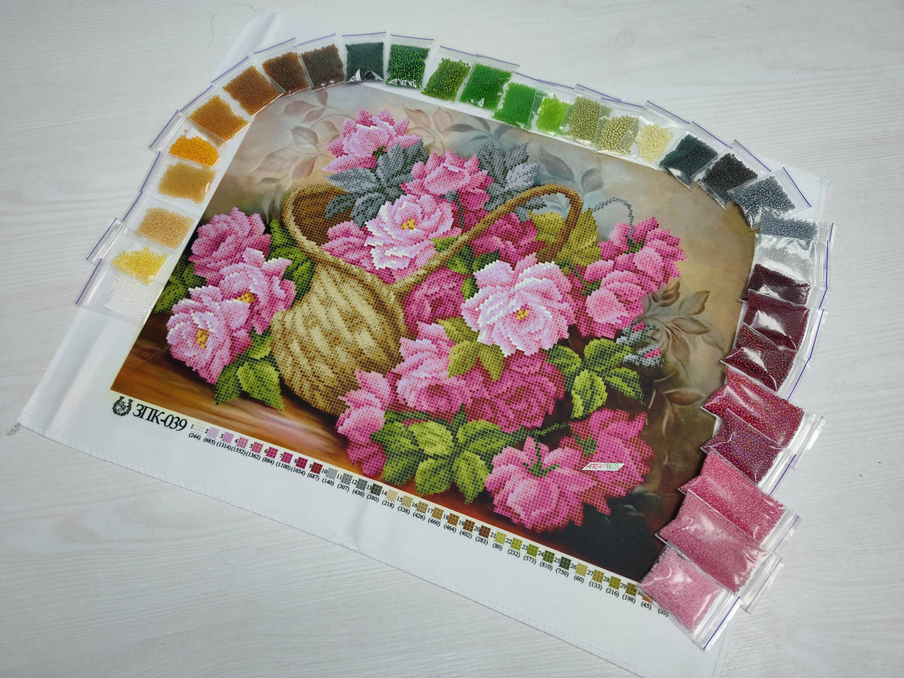 

Набор для вышивания бисером "Троянди у кошику"