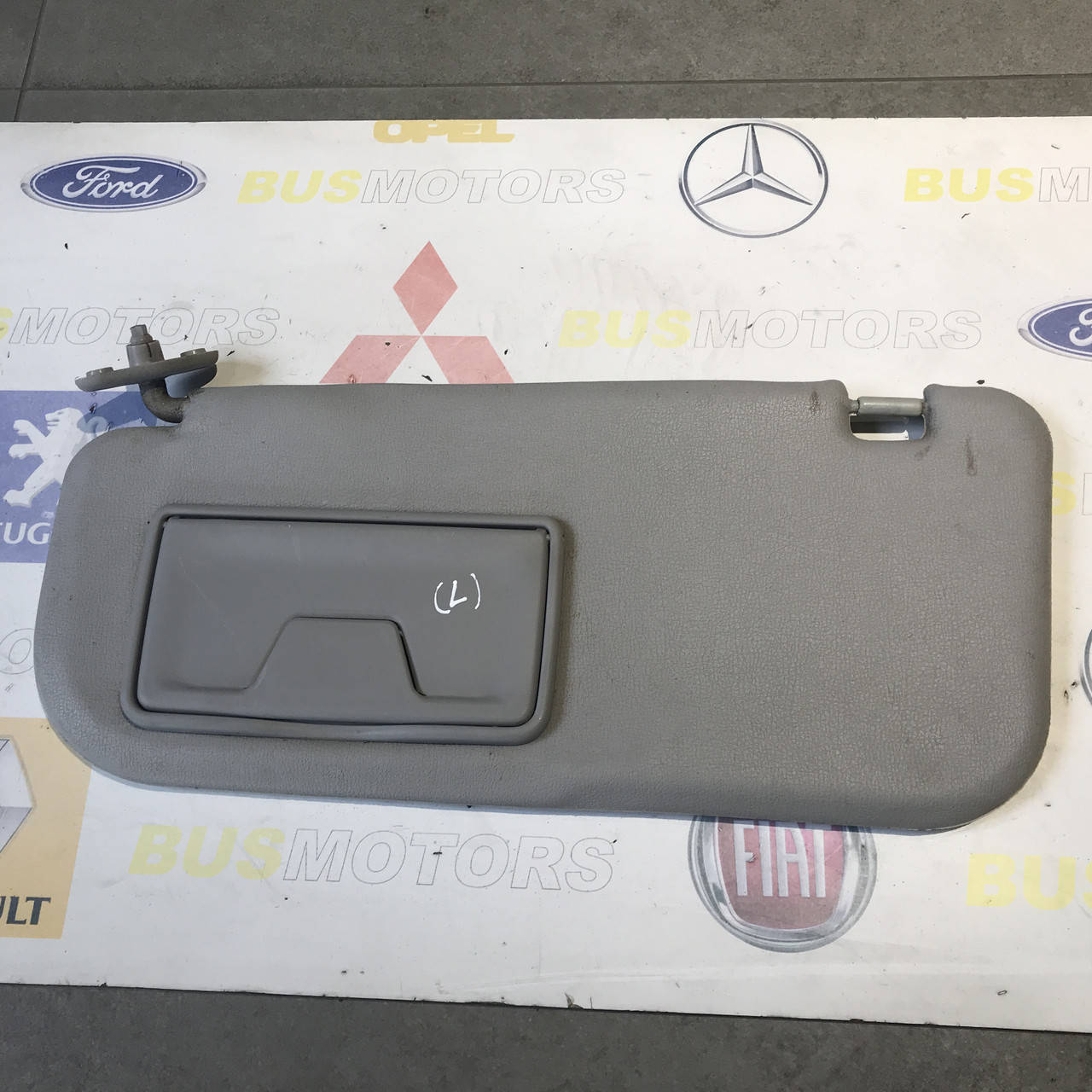 

Козырек солнцезащитный левый Mitsubishi L200 2006-2015