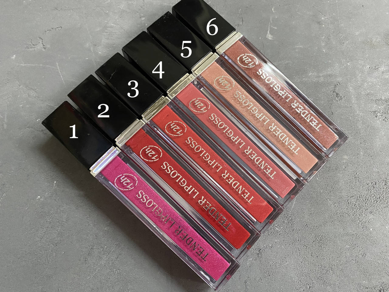 

Блеск для губ Tender Lipgloss 12H