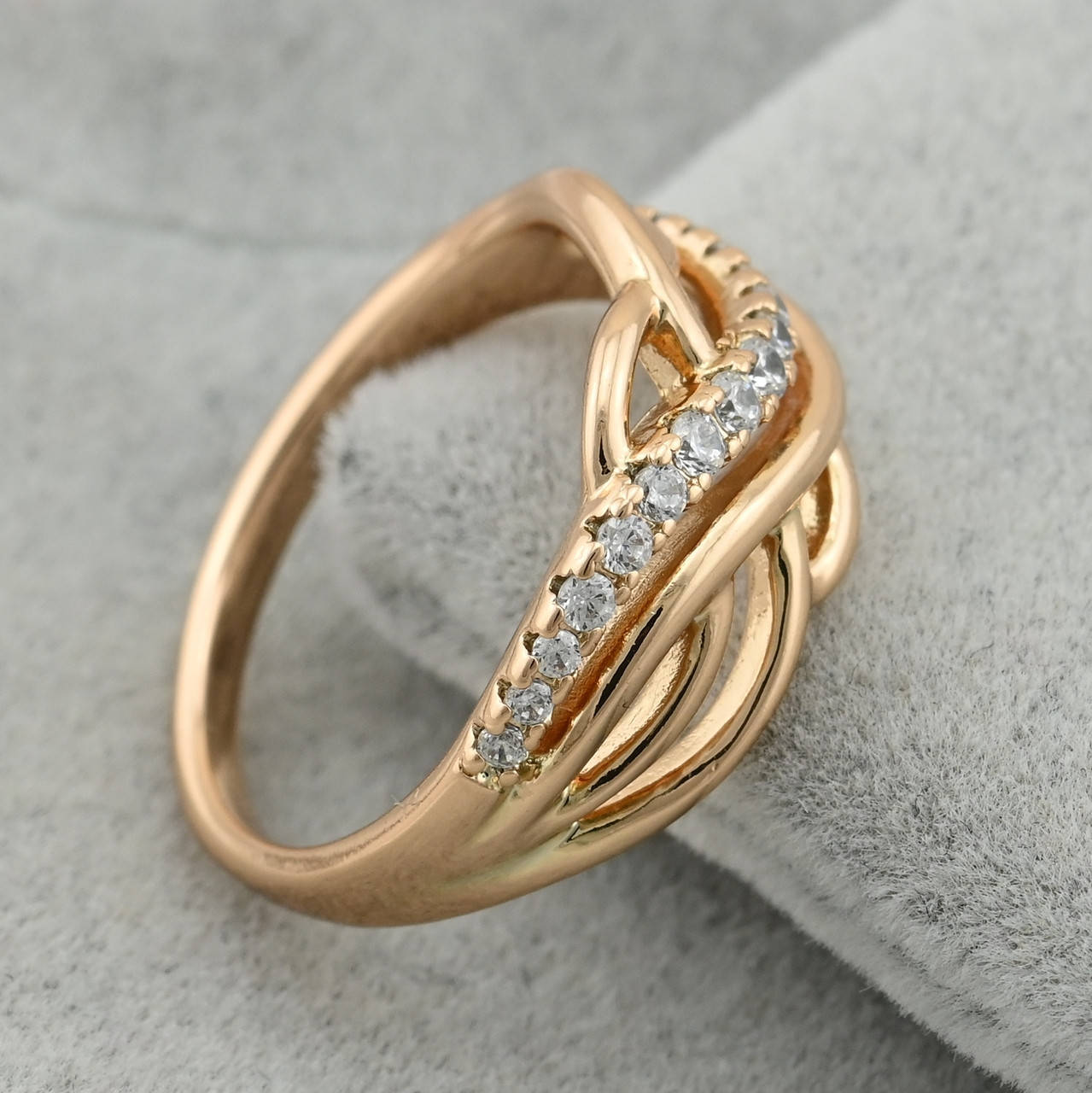 

Кольцо Xuping 30572 ширина 10 мм белые фианиты позолота 18К размер 19