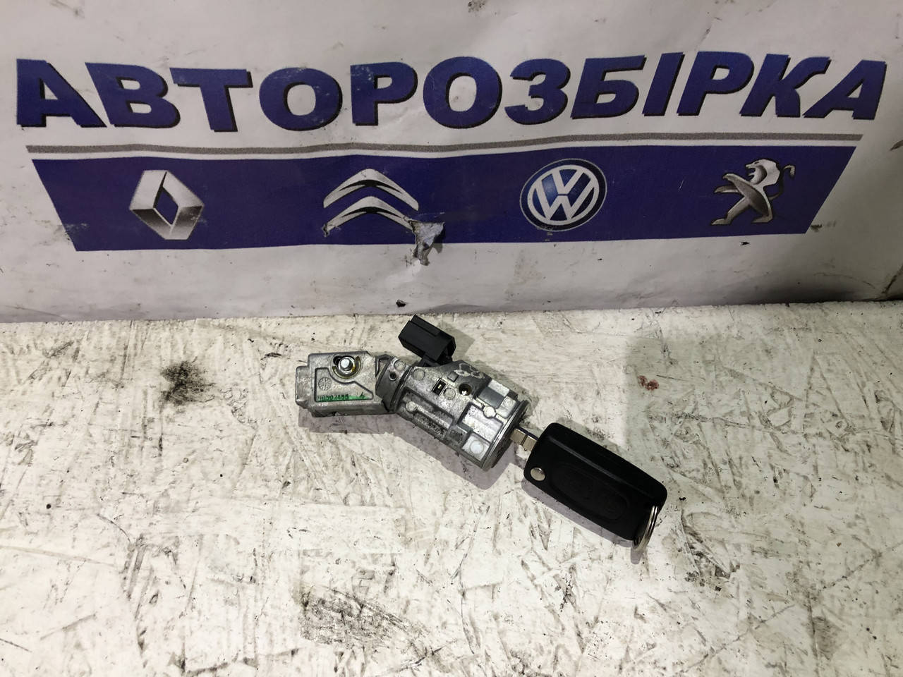 

Замок зажигания в сборе Peugeot Partner 2008-2012 Пежо Партнер
