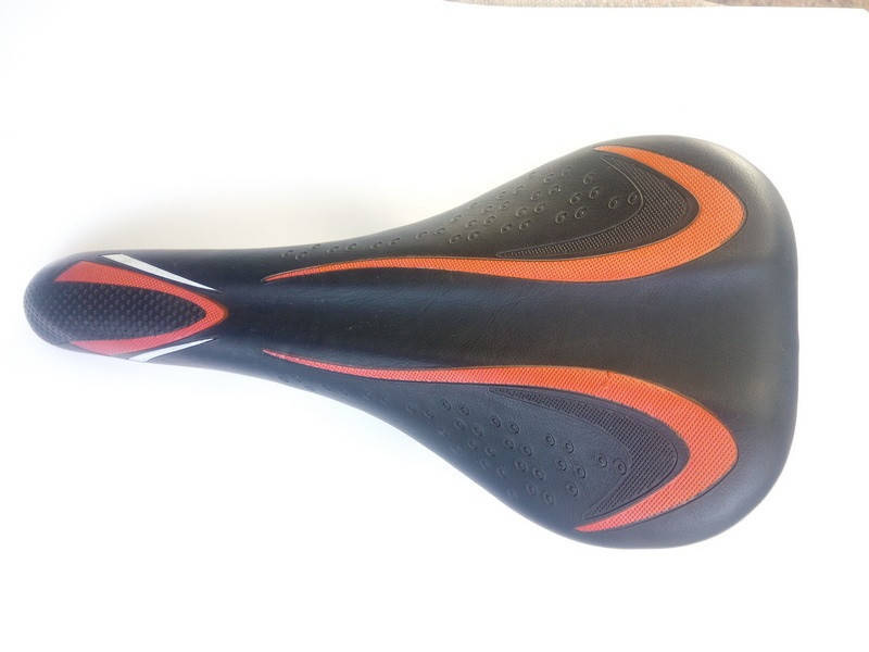 

Cедло велосипедное черное с красным