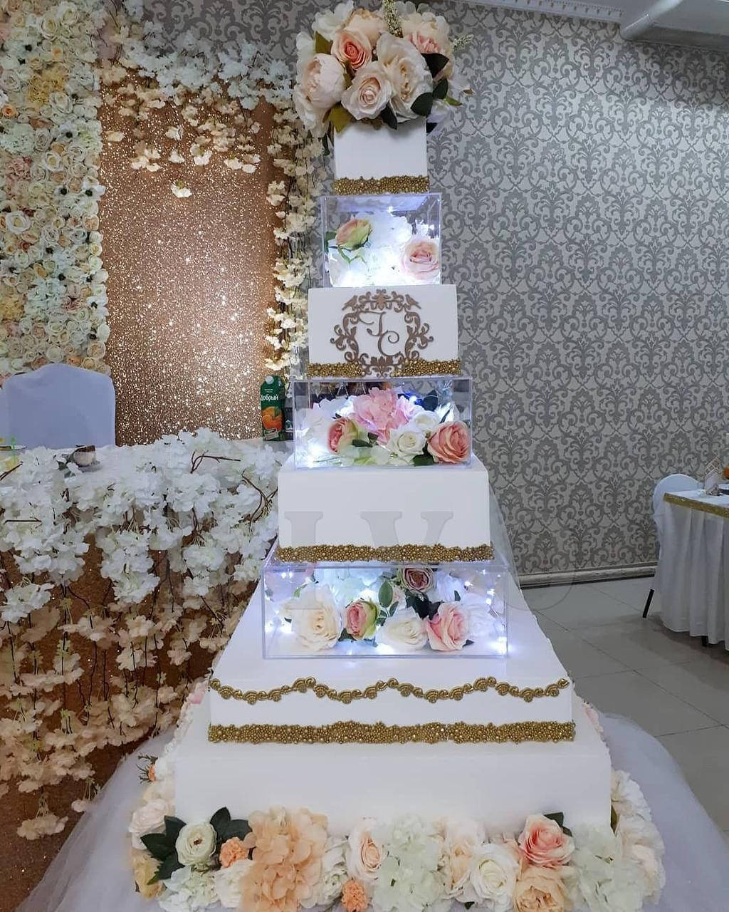

Акриловый ярус (бокс) для торта четырёхгранный 25*25*12 см, боксы для цветов.