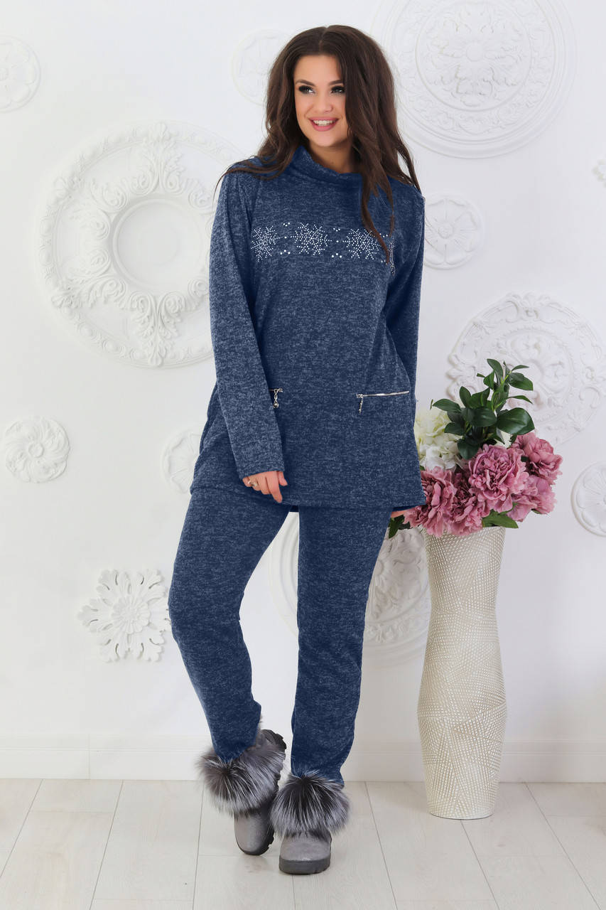 

Женский демисезонный домашний костюм со снежинками костюм из трикотажа размеры 48-62 56/58, Черный