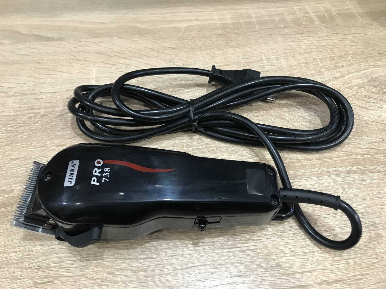 

Профессиональная сетевая машинка для стрижки Jinba 738