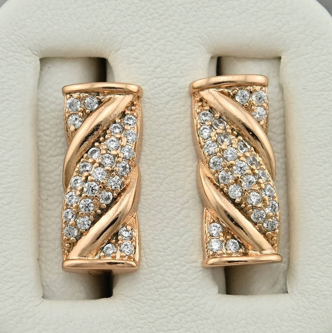 

Серьги Xuping 28058 размер 16х8 мм белые фианиты вес 3.5 г позолота 18К