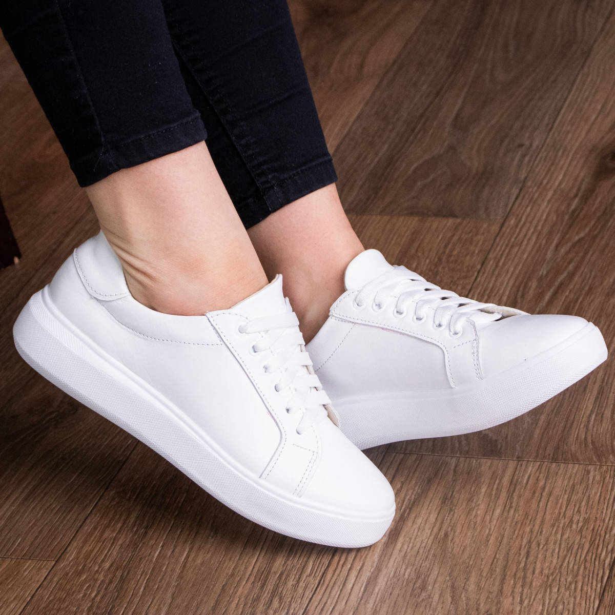 

Кроссовки женские Fashion Moby 2887 38 размер 24,5 см Белый