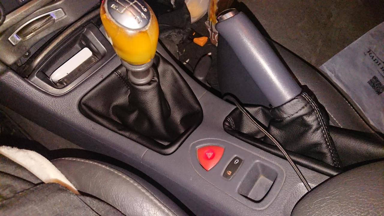 

Чехол на КПП и ручник Renault Laguna 2 Рено Лагуна 2
