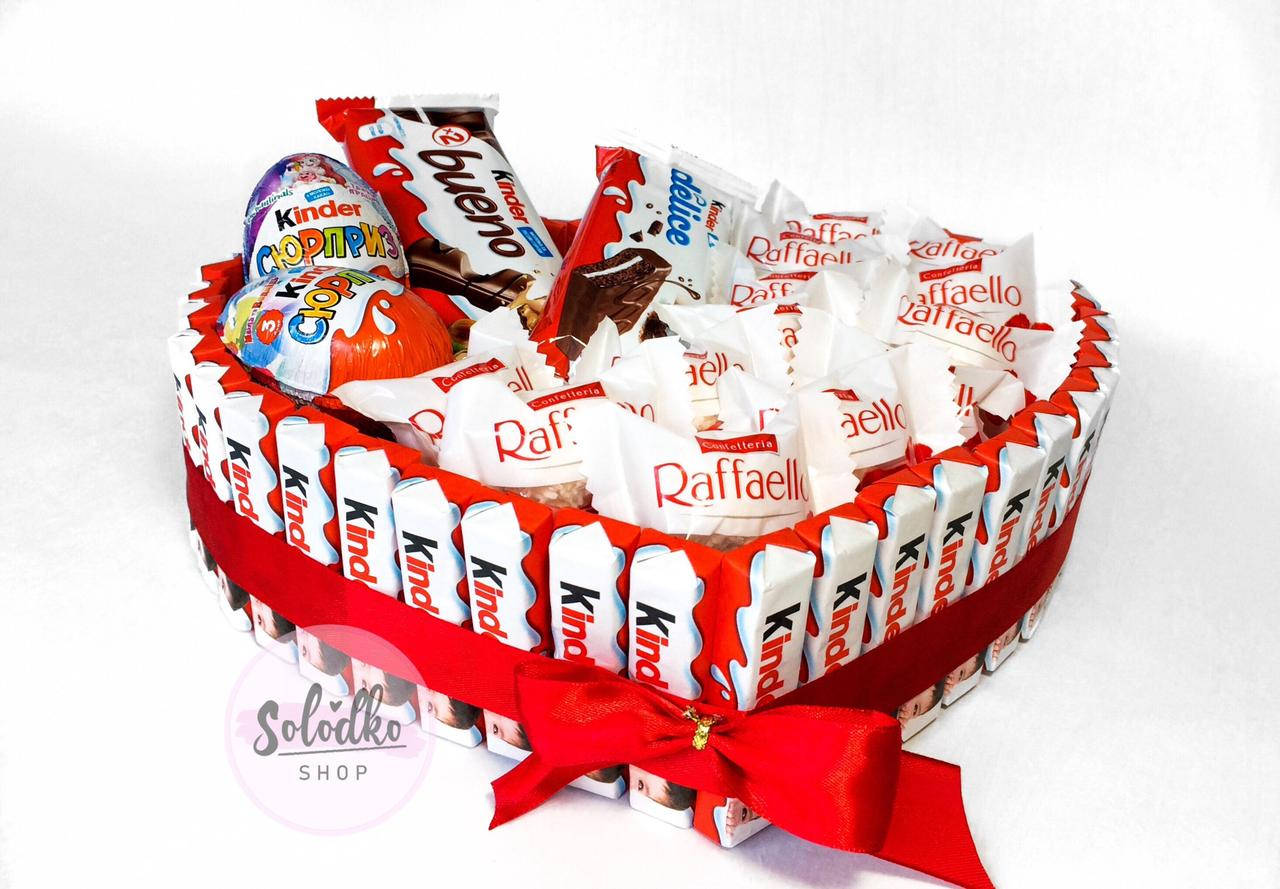 

Подарок, торт из сладостей киндер и раффаэлло любимой девушке, дочери, жене (размер L)