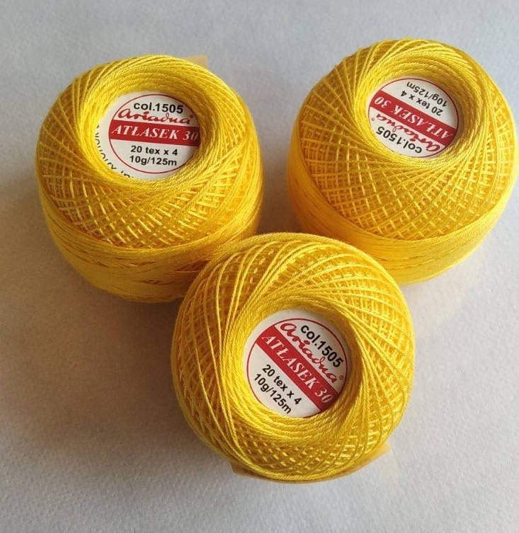 

Нитки ирисовые для вязания Ariadna Atlasek 30. 10 г. 125 м. Цвет - желтый 1505. Хлопок