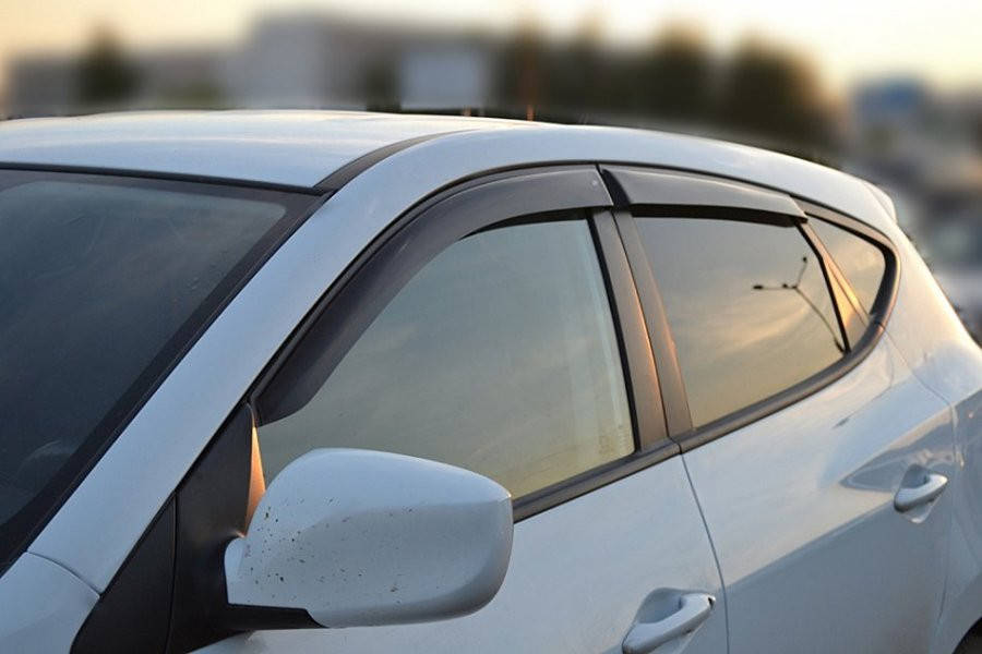 

Дефлекторы окон ветровики на HYUNDAI ХУНДАЙ Хендай ix35 -2010