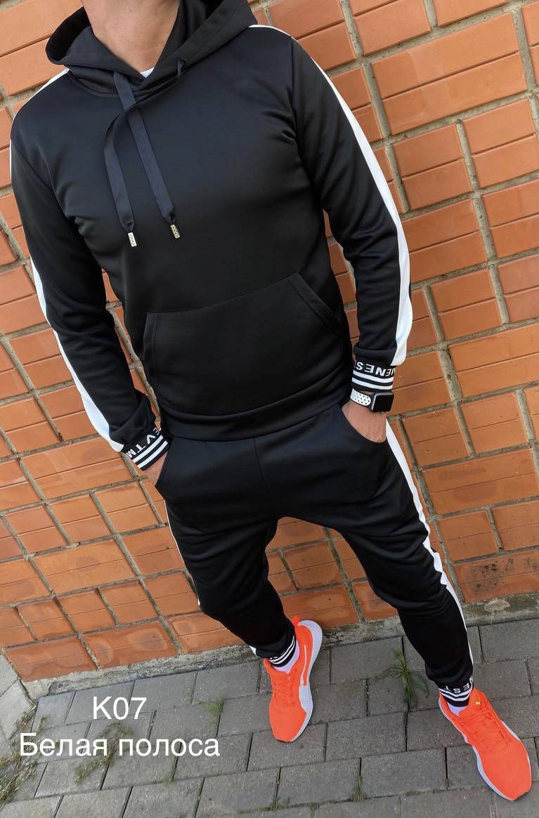 

Спортивный костюм мужской с капюшоном и лампасами - Украина., Черный