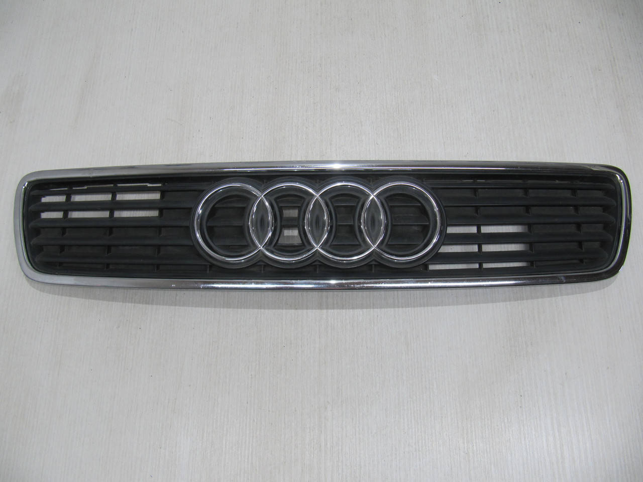 

Решетка облицовка радиатора гриль Ауди А4 Б5 Audi A4 B5 95-01г.в.Оригинал 8D0 853 651 D