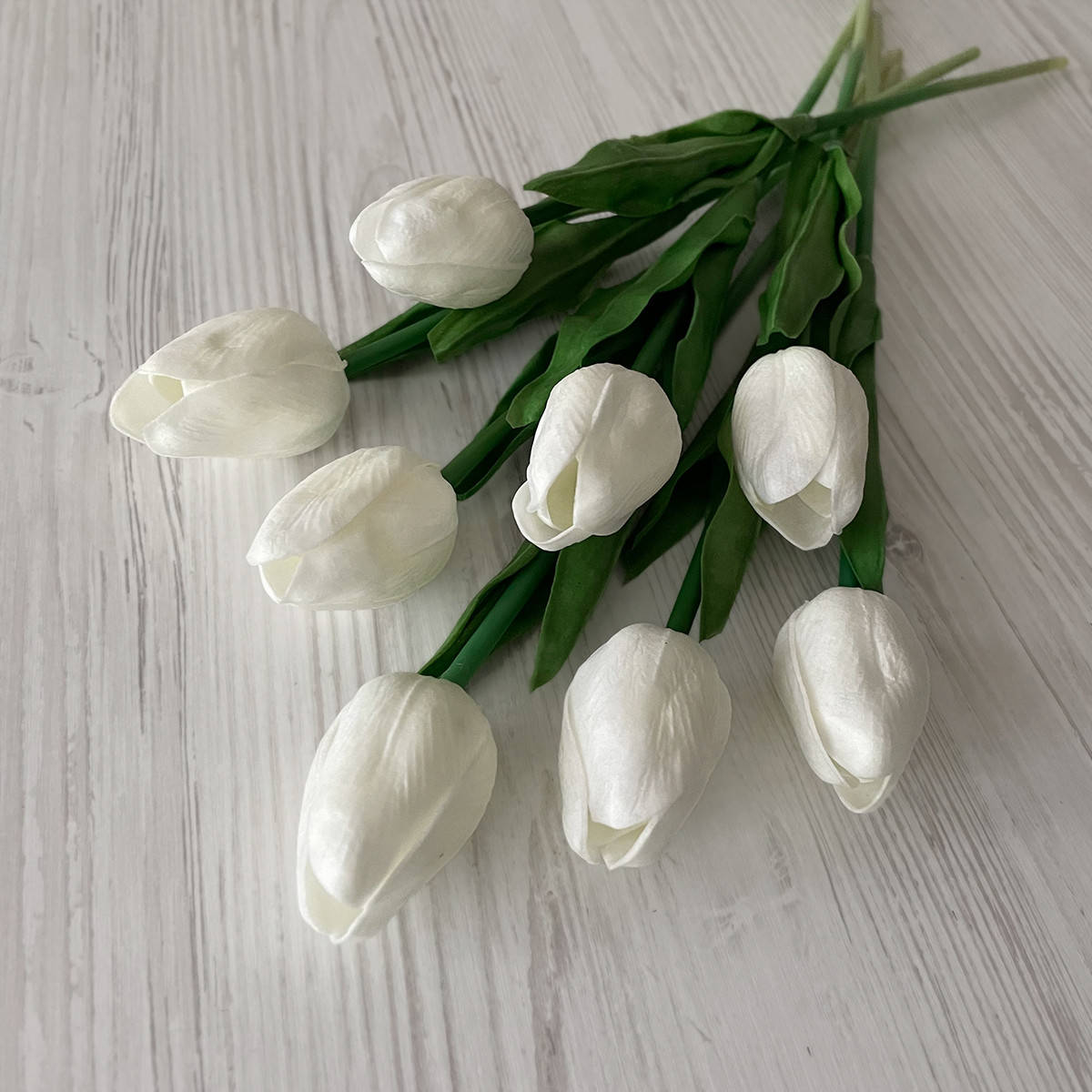 

Искусственный мини-тюльпан белый VT 010