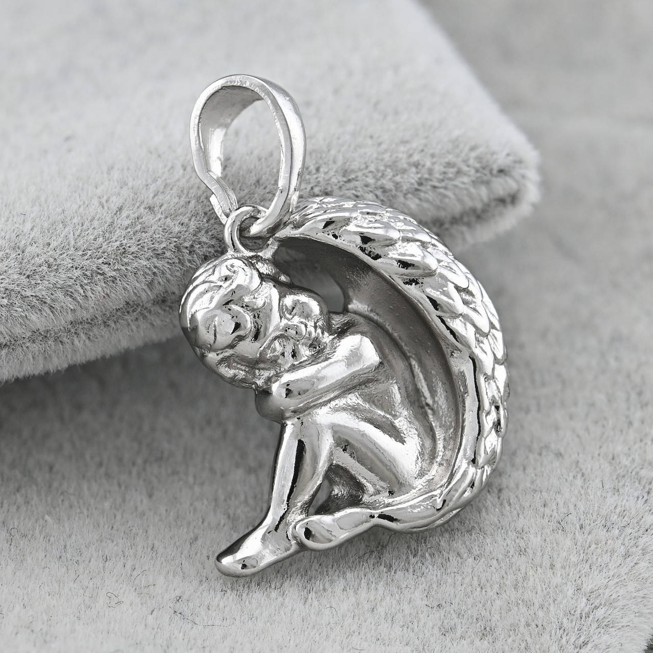 

Кулон Xuping для цепочки до 3 мм 35542 размер 21х14 мм вес 2.6 г позолота Белое золото