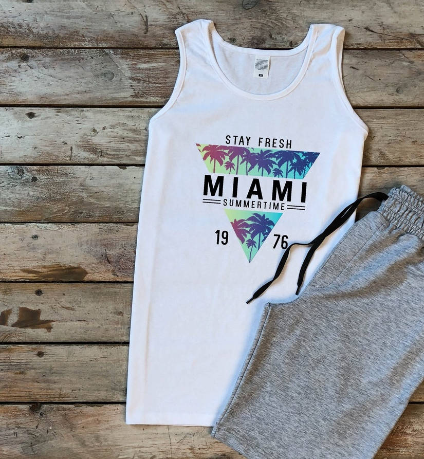 

Продается ТОЛЬКО майка мужская Miami из хлопка, с принтом Маями белая