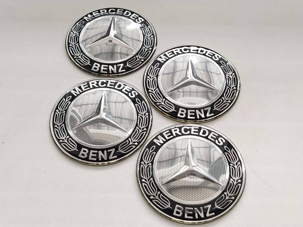 

Наклейка на колпачок/заглушку Mercedes-Benz 65 мм. Черные