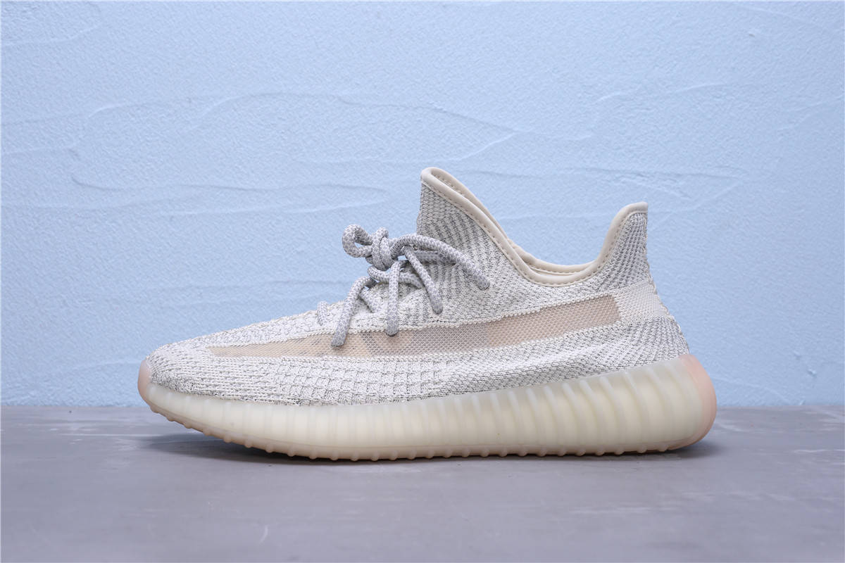 

Женские кроссовки Adidas Yeezy 350 V2