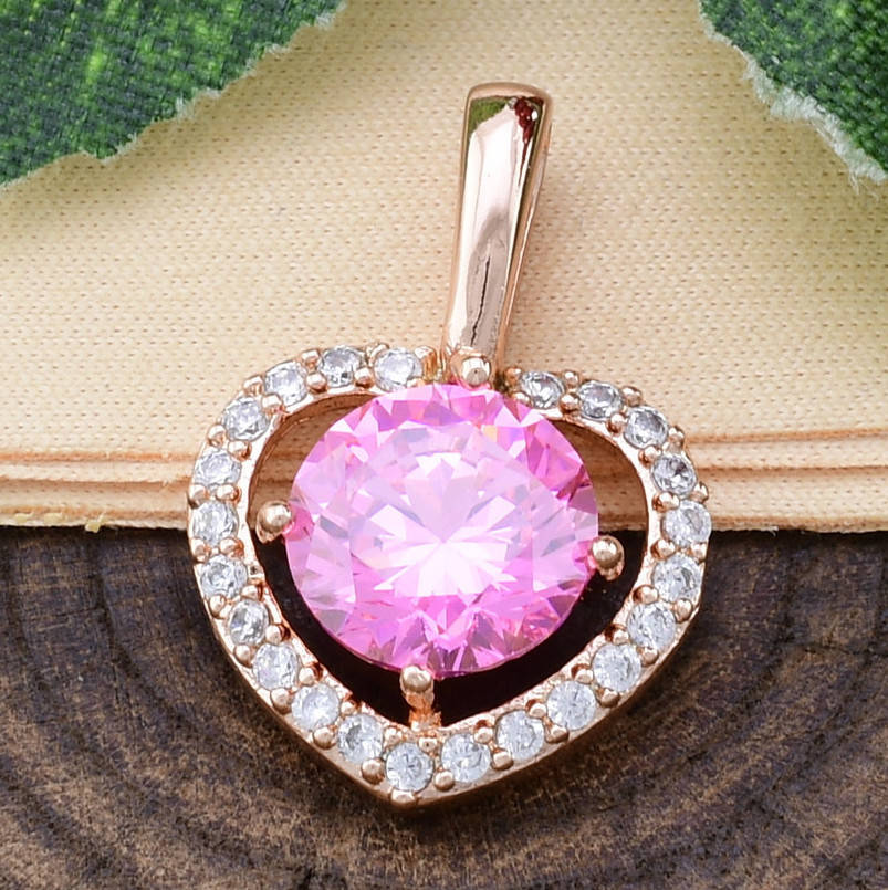 

Кулон Xuping для цепочки до 3 мм 81053 размер 20х15 мм вес 2.1 г розовые фианиты позолота РО